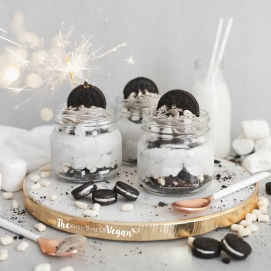No-Bake Oreo pots - Recipe photo by The Little Blog of Vegan