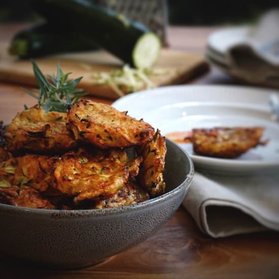 Zucchini and yoghurt fritters - Recipe photo by the local graze