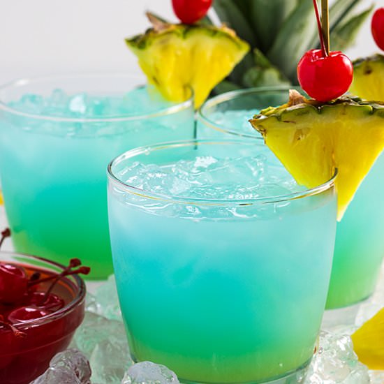 bluewater breeze cocktail - Recipe photo by The Blond Cook
