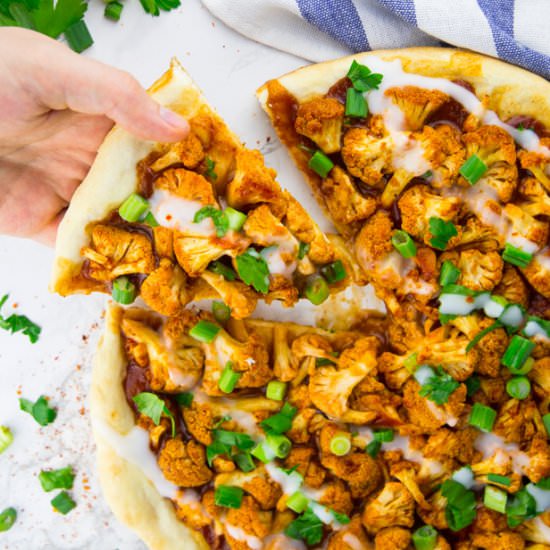BBQ Pizza with Cauliflower - Recipe photo by vegan heaven