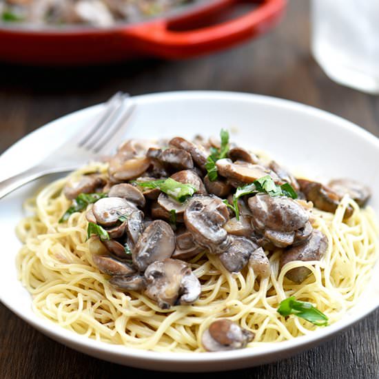Creamy Garlic Mushrooms - Recipe photo by onionringsandthings
