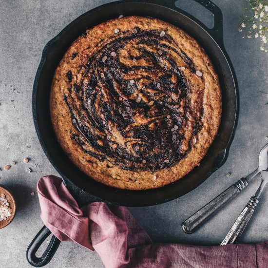 PALEO + GF BANANA COOKIE SKILLET - Recipe photo by nattwrobel