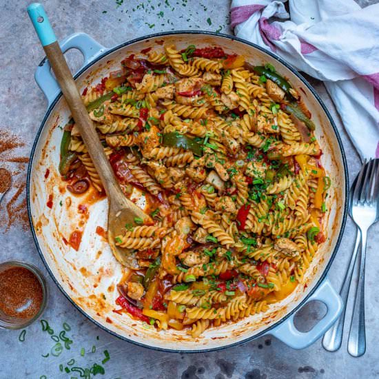 One-Pot Chicken Fajita Pasta - Recipe photo by Blondelish.com