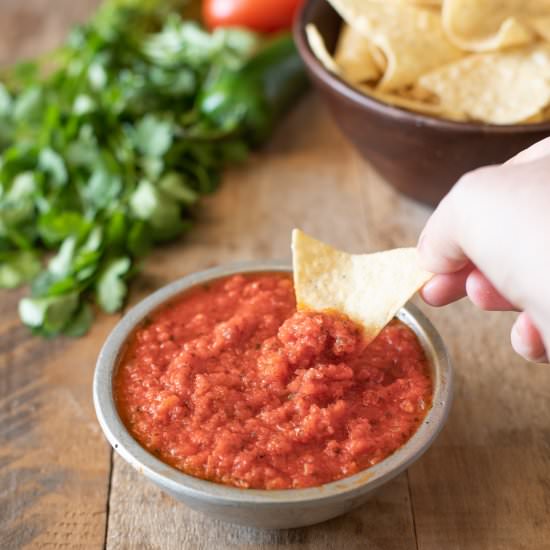 Easy Restaurant Style Red Salsa - Recipe photo by culinaryginger