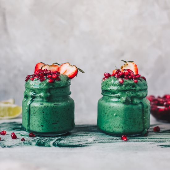 SPIRULINA KALE SMOOTHIE - Recipe photo by nattwrobel