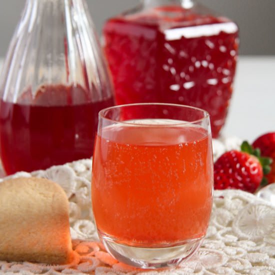 Simple Strawberry Syrup with Ginger - Recipe photo by adinutza