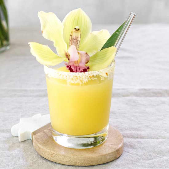 Pineapple Kalamansi Margarita - Recipe photo by rezelkealoha
