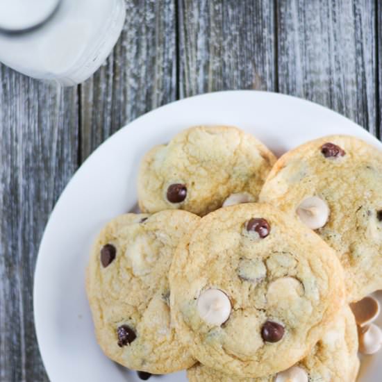 Caramel Chocolate Chip Cookies - Recipe photo by SugarSpicesLife