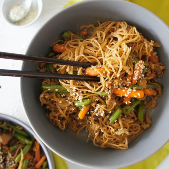 Brown Rice Noodle Stir fry - Recipe photo by SweetCaramelSunday