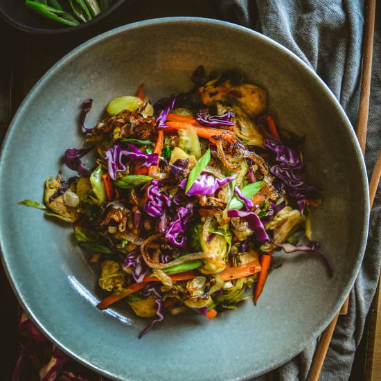 brussels sprouts in chili sauce - Recipe photo by calm eats