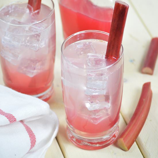 rhubarb-cream soda - Recipe photo by IAteTheWholeThing