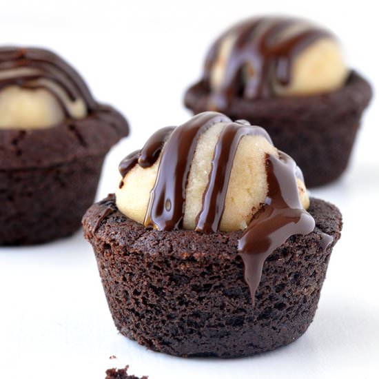 Cookie Dough Cookie Cups - Recipe photo by Sweetest Menu