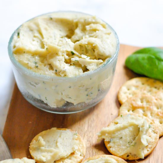 Vegan herbed cashew cream cheese - Recipe photo by cozypeachkitchen