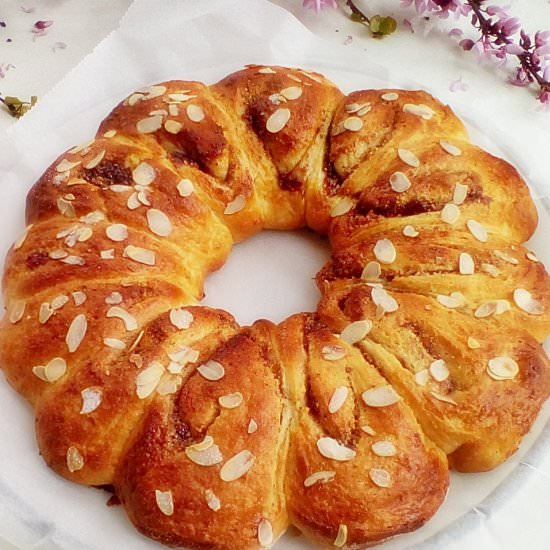 Sweet Stuffed Bread - Recipe photo by cookandfeed