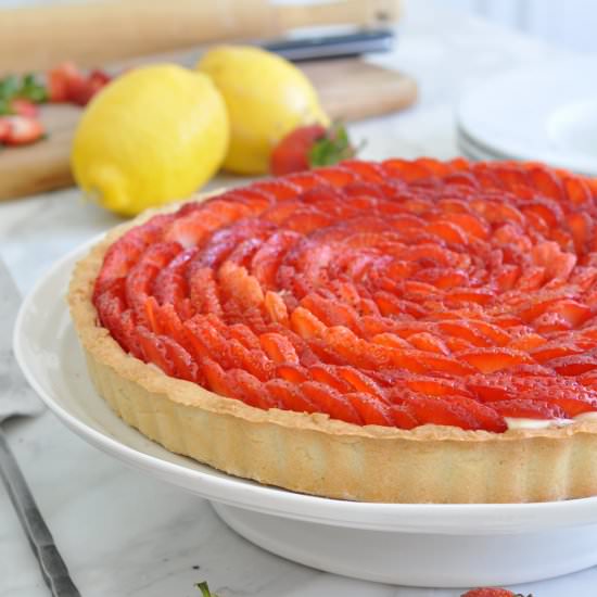 Strawberry Rose Tart - Recipe photo by Cooking With Manuela