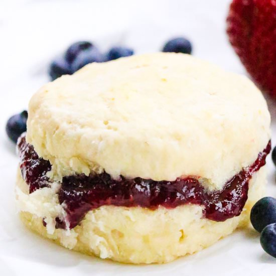 Easy Buttermilk Vegan Biscuits - Recipe photo by veganblueberry