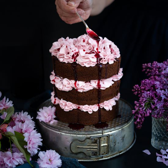 Chocolate layer cake - Recipe photo by supergoldenbakes
