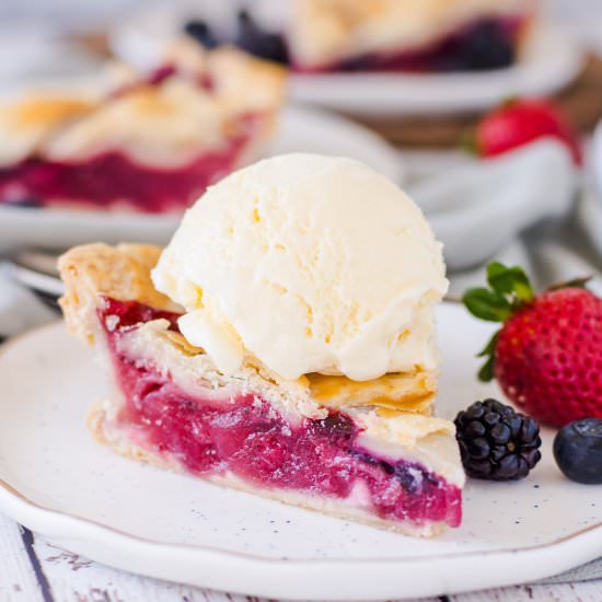 Bumbleberry Pie - Recipe photo by theitsybitsykitchen