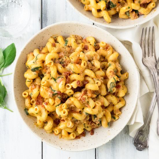 Sundried Tomato Mascarpone Pasta - Recipe photo by Foodtasia