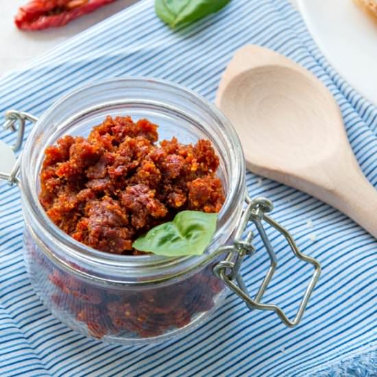 Sin-Dried Tomato Pesto - Recipe photo by ItalianRecipeBook