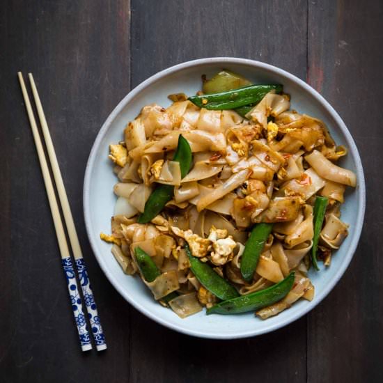 Easy and Quick Stir-fried Flat Rice Noodles - Recipe photo by WhatToCookToday