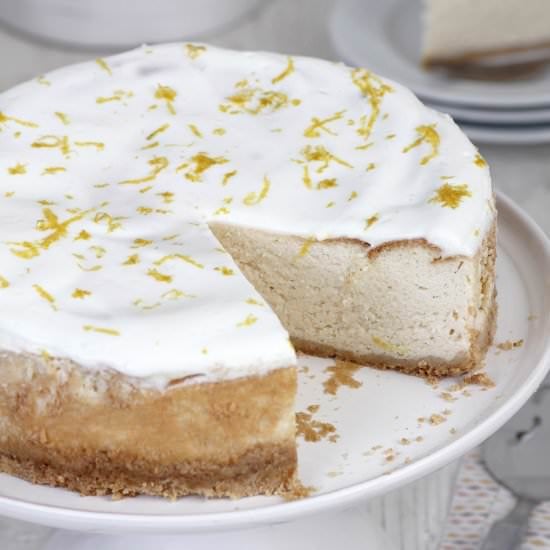 Light Cheesecake with Yogurt - Recipe photo by lilcookieblog