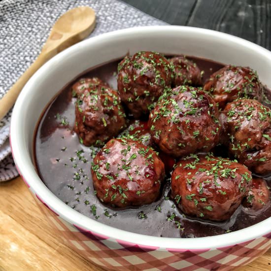 Cocktail Meatballs - Recipe photo by The Tipsy Housewife