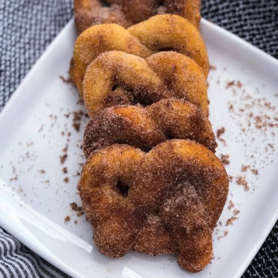 Keto Cinnamon Pretzels - Recipe photo by buttertogetherkitchen