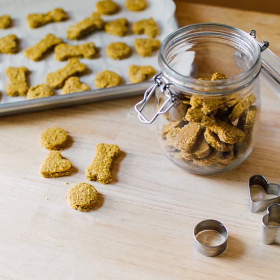 homemade peanut butter dog treats - Recipe photo by loodyskitchen