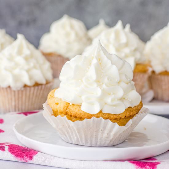 White Chocolate Cupcakes - Recipe photo by theitsybitsykitchen