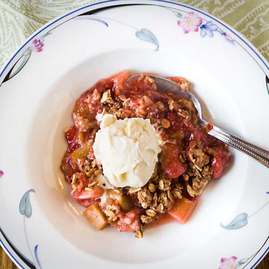 Maple Strawberry Rhubarb Crisp - Recipe photo by iwilkerson