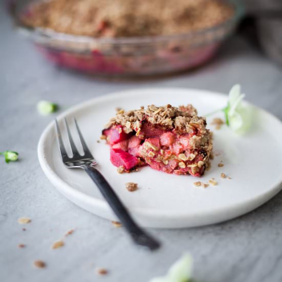 Rhubarb Cinnamon Oat Crumble - Recipe photo by The Simple Green