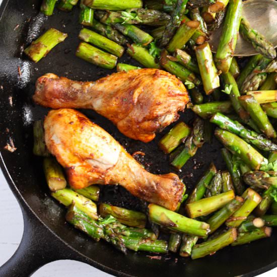 Sauteed Asparagus with Garlic - Recipe photo by adinutza