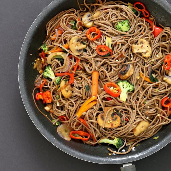 Vegan Lo Mein with Soba Noodles - Recipe photo by richa