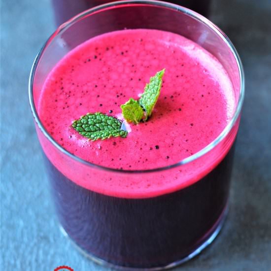 Beet Apple Carrot Detox Juice - Recipe photo by foodiesterminal