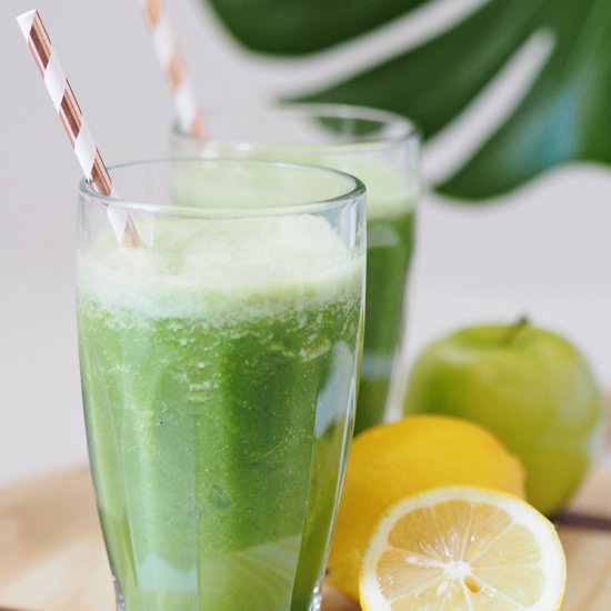 Immune Boosting Smoothie - Recipe photo by Kasie Chelanne