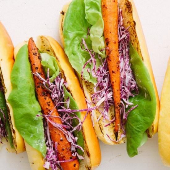 BBQ CARROT "DOGS" - Recipe photo by rebeca27