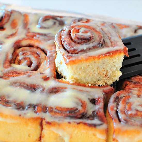 Cinnamon Rolls & Cream Cheese glaze - Recipe photo by thatsrealyummy