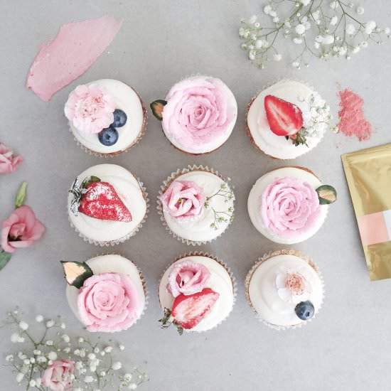 Victoria sponge cupcakes - Recipe photo by The Little Blog of Vegan