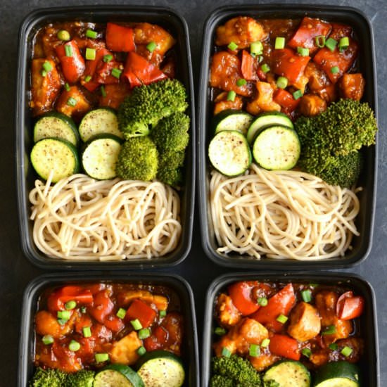 Meal Prep General TSO's Chicken - Recipe photo by Skinny Fitalicious