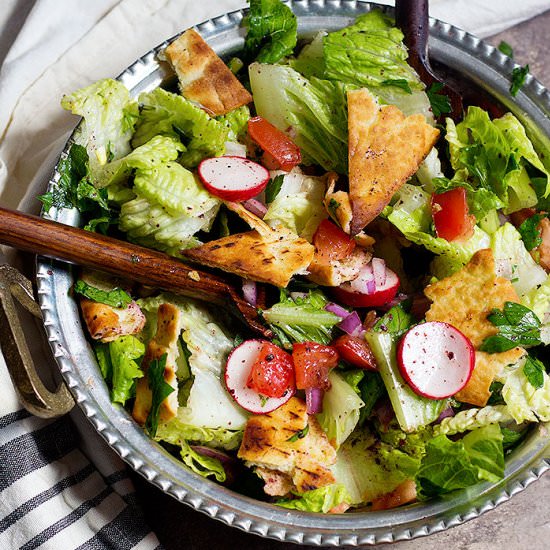 Fattoush Recipe (Lebanese salad) - Recipe photo by unicorns in the kitchen