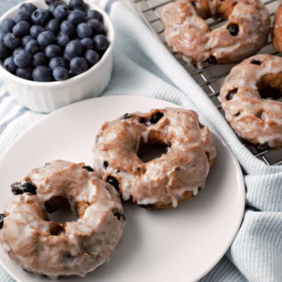 Glazed Blueberry Cake Donuts - Recipe photo by ZonaCooks