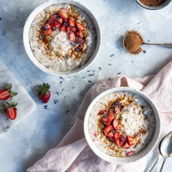 Warming Strawberry and Fig Oats - Recipe photo by sarahbellnutrition