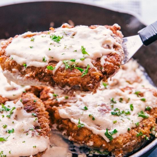 THE BEST CHICKEN FRIED STEAK - Recipe photo by The Food Cafe