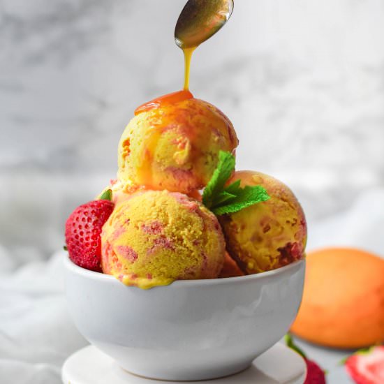 Mango Ice cream with strawberry - Recipe photo by Abi Guna
