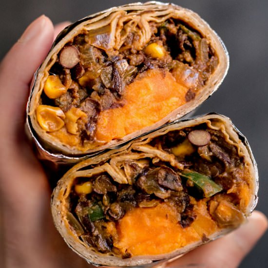 Black Bean & Sweet Potato Burritos - Recipe photo by thatcleanlife