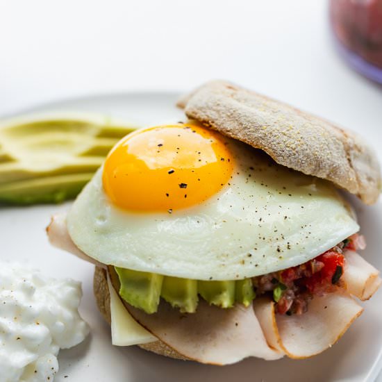 15 Minute Fried Egg Sandwich - Recipe photo by 3ScoopsofSugar