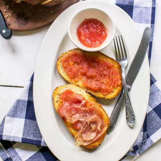 Pan con tomate - Recipe photo by thetortillachannel