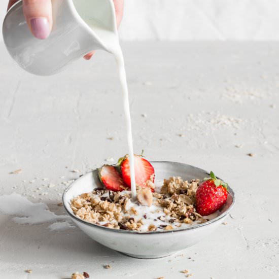 MICROWAVE GRANOLA IN 5 MINUTES - Recipe photo by healthylittlecravings