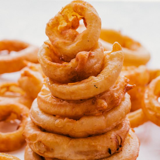 BEER BATTERED ONION RINGS - Recipe photo by The Food Cafe